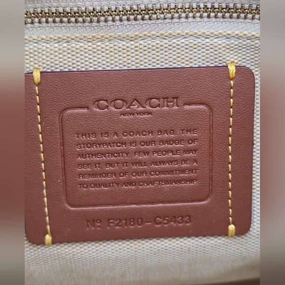 Coach Glovetanned Leather Andy Crossbody, EUC, Black - Picture 9 of 16